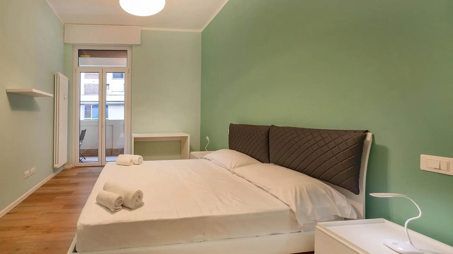 Italianflat - Elegant 2 Bedrooms With Balcony, 5 Min Walking From Arena Verona 0*,  Italia